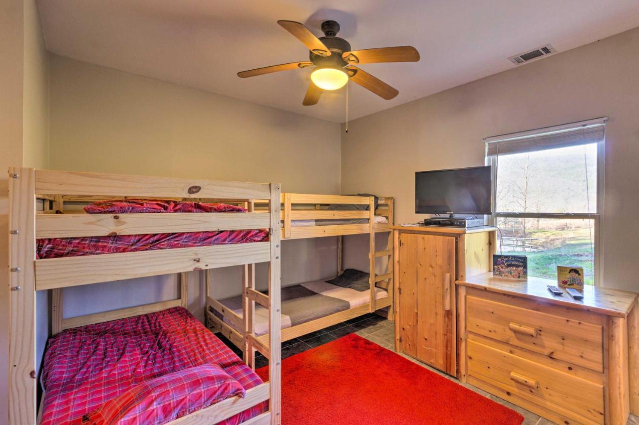 Pet-Friendly Blue Ridge, Cherokee Forest Retreat! Greeneville Exterior photo